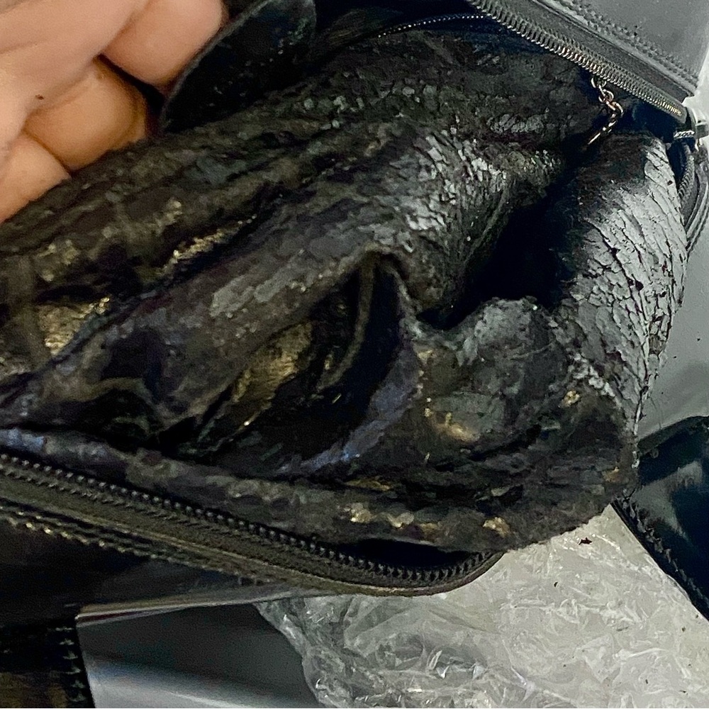 90s vtg Gucci x Tom Ford • Black Patent Leather Bowler w Strap - Picture 15 of 15